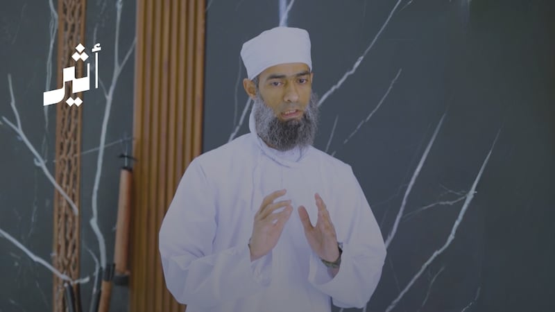 الأقربون أولى بالمعروف 