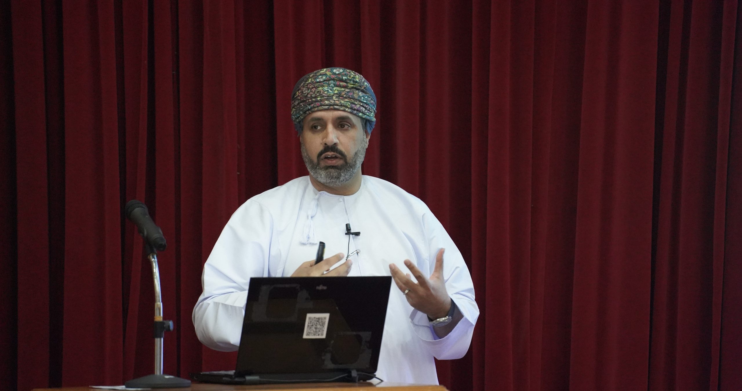 وزير العمل: خطة لرفع نسب التوطين بين الهيئات التدريسية في الجامعات والكليات الخاصة