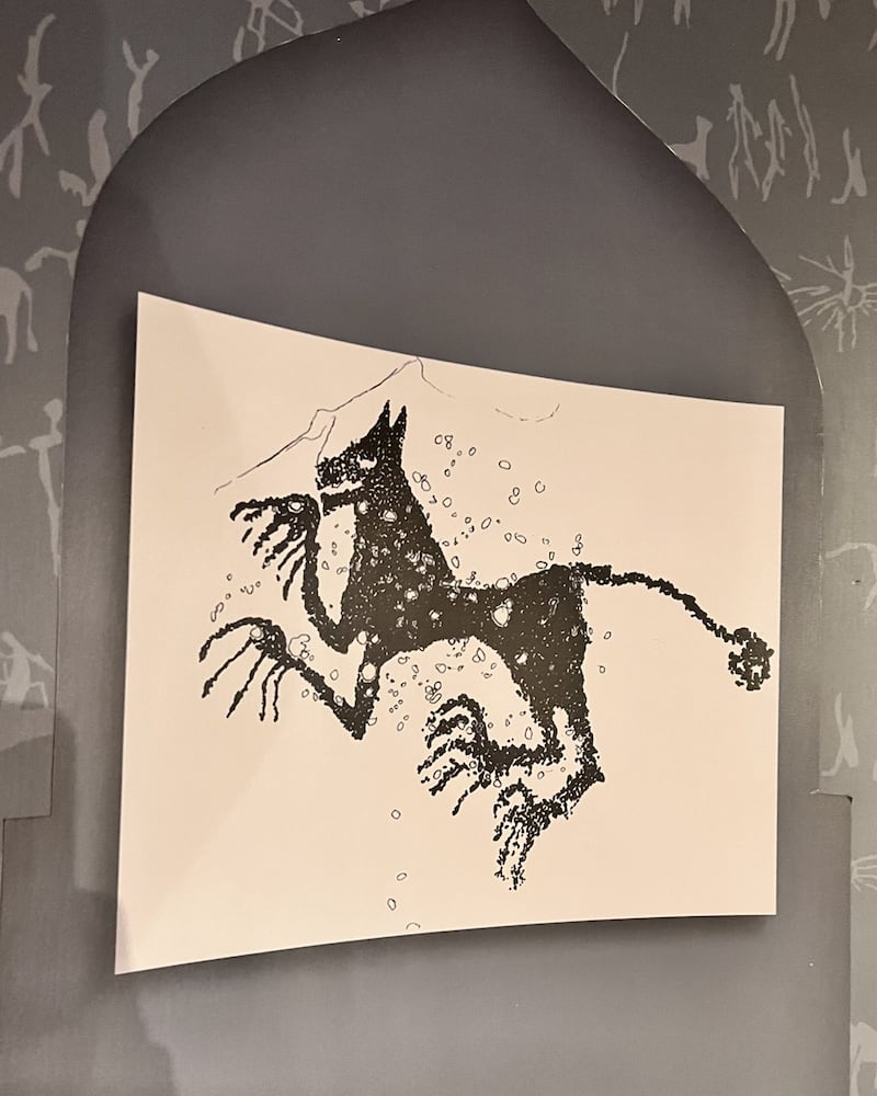 بالصور: شاهد 8 نقوش وثقت حياة الإنسان في سلطنة عمان