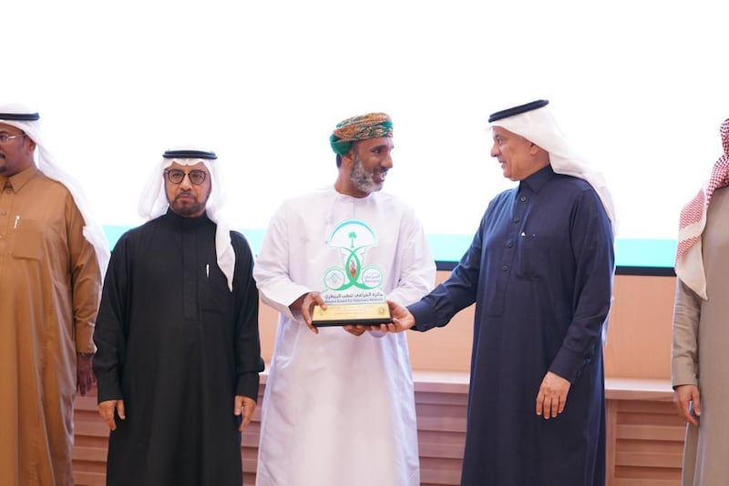 عماني أفضل طبيب بيطري في الخليج