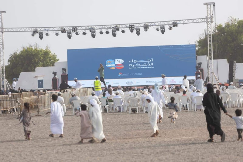 بالصور: ملتقى أجواء الأشخرة يستقطب الزوار بفعاليات منوعة