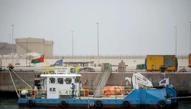 جهاز الاستثمار العماني يُشيد بإنجاز تحقق بكوادر وطنية