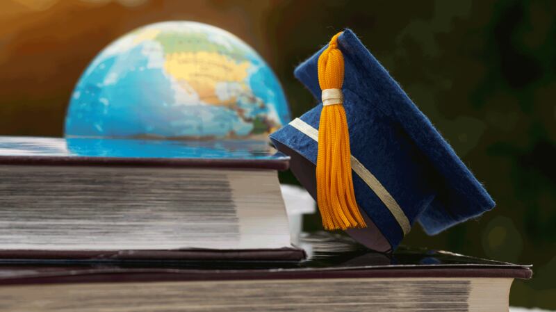 للدارسين بمؤسسات التعليم العالي غير العمانية: قرارات جديدة تهمكم