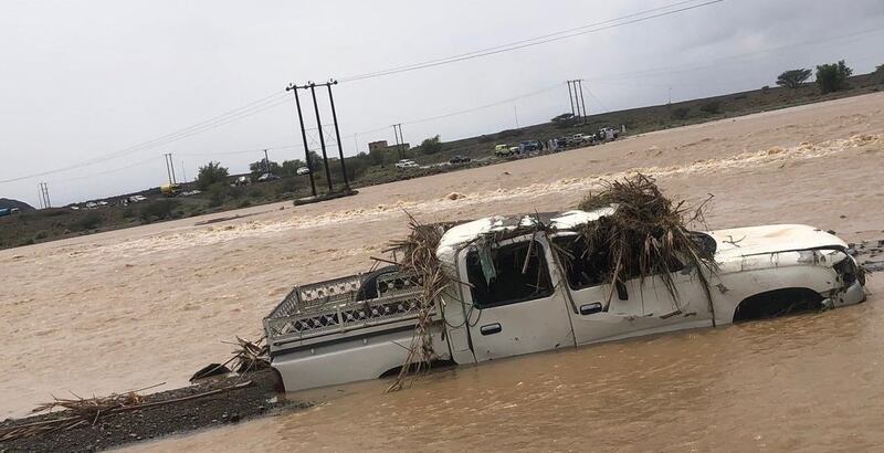 أكثر من ٥٠٠ متطوع يبحثون عن المواطن المفقود في المضيبي