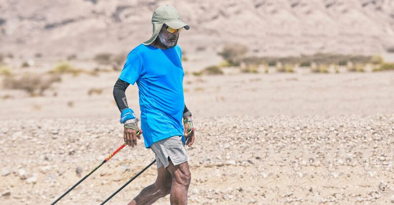 عمره يتجاوز الـ 60 ويجري نحو 600 كم؛ فما عذرك عن الرياضة؟