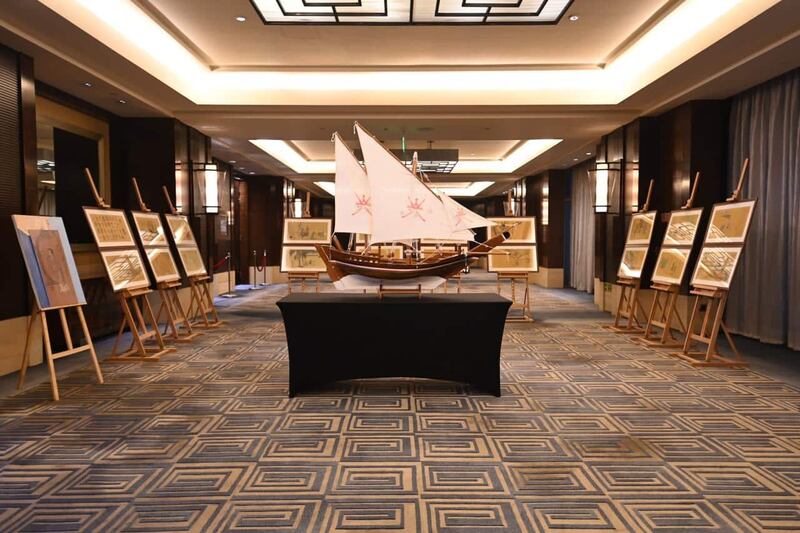 عُماني يقيم معرضًا يستعرض عُمان في السجلات الصينية القديمة؛ فما النصّ الأول الذي ذُكِرتْ فيه؟