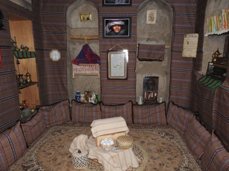 من منزل قديم إلى متحف أثري: تعرّف على قصة البيت الغربي بالرستاق