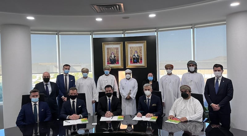 المشروع الأول من نوعه: اتفاقية لإطلاق أول قمر صناعي عُماني