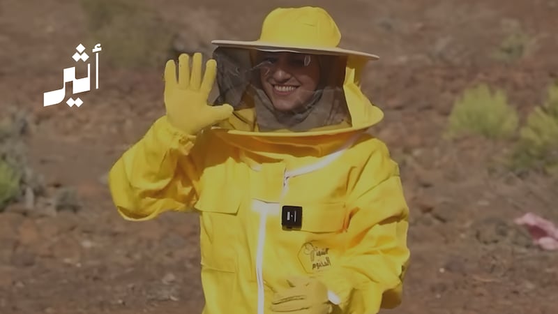  حكاية يومية تعيشها عائلة أبو ناصر مع العسل