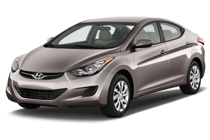 لهذا السبب: استدعاء عدد من سيارات هيونداي إلنترا 2016