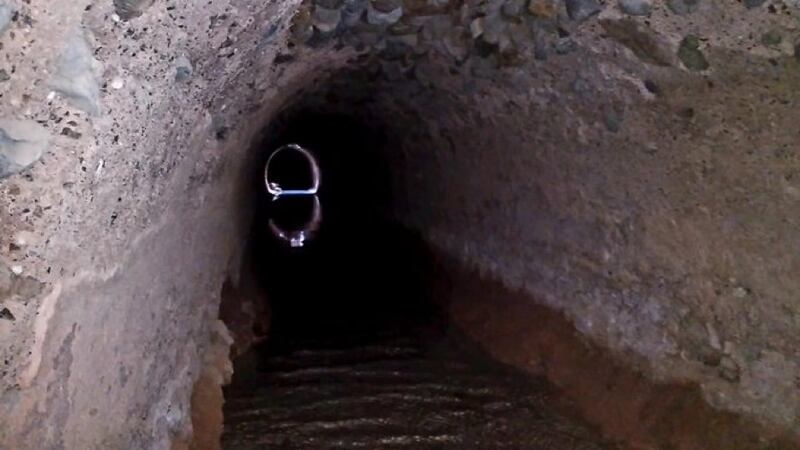 تعرّف على الفلج الذي شق في عهد الإمام قيد الأرض
