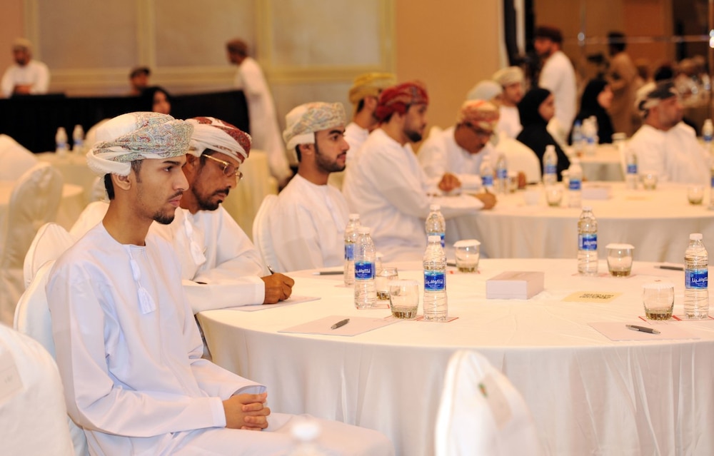 مجلس تنمية نفط عمان يناقش الفرص السياحية للمؤسسات الصغيرة والمتوسطة