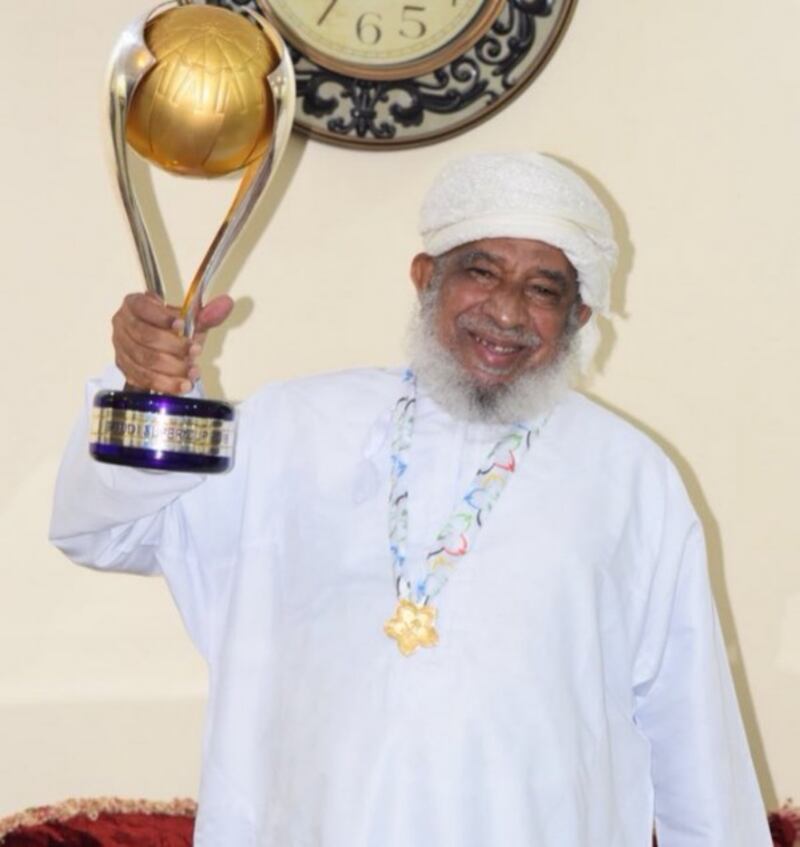 الحبسي يهدي لقب السوبر السعودي لوالده