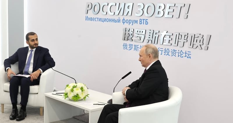 الرئيس الروسي يدعو جلالة السلطان إلى زيارة موسكو