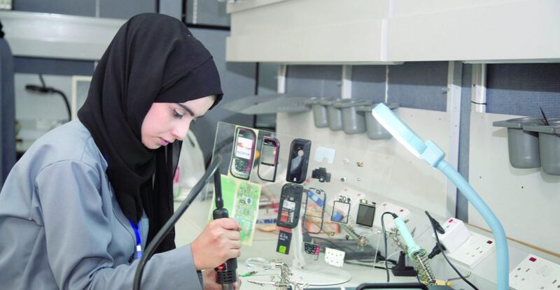 نسبة المرأة العمانية في سوق العمل من الأعلى مقارنة بالشرق الأوسط