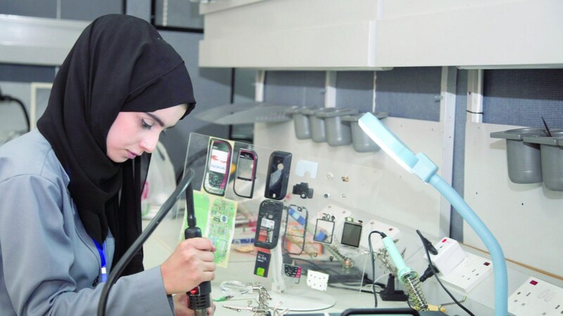 نسبة المرأة العمانية في سوق العمل من الأعلى مقارنة بالشرق الأوسط