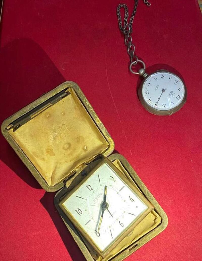 مقتنياته تُدهشك بندرتها: مواطن عُماني يحوّل منزلًا قديمًا إلى مُتحف ينتظر زيارتك