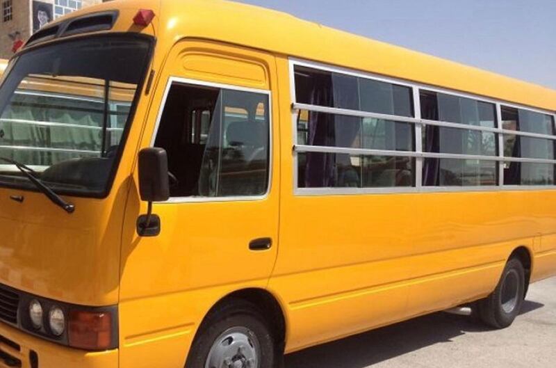 نسيان طالب في حافلة مدرسة ودخوله للمستشفى