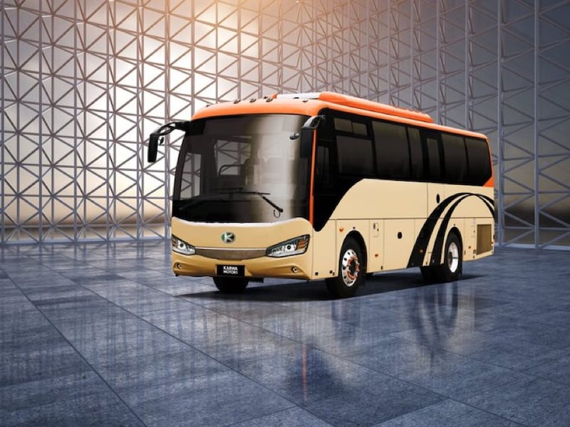 بالصور: مشروع عماني-قطري يبدأ الإنتاج