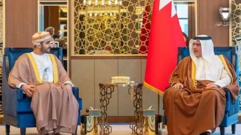 بالصور: ولي عهد البحرين يلتقي بسمو السيد ذي يزن
