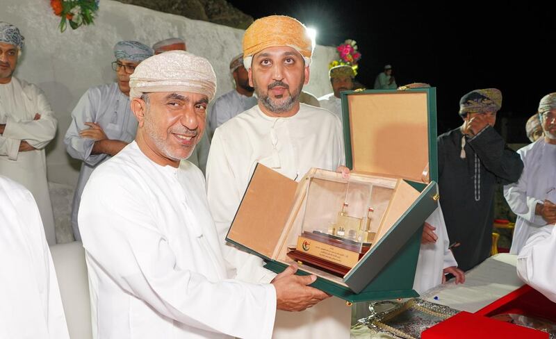 تتويج الفائز بالمباراة النهائية في بطولة ملعب المكسيك بمطرح