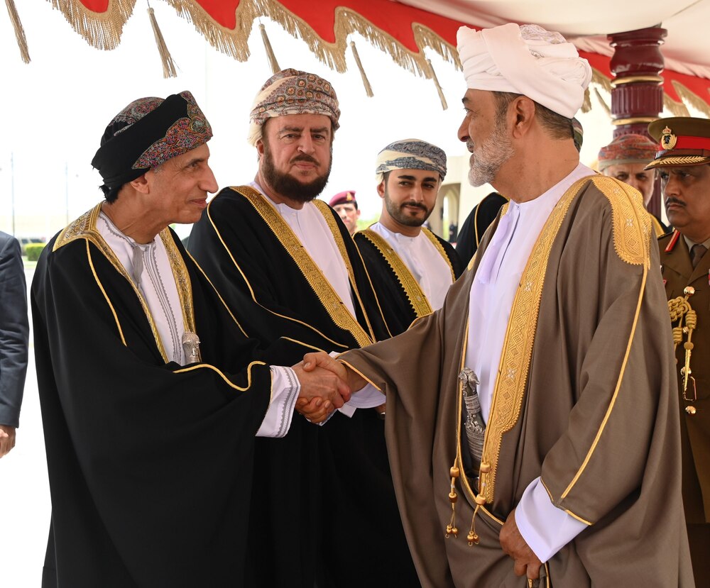محفوفًا بعناية الله: جلالة السلطان يتوجه إلى مصر