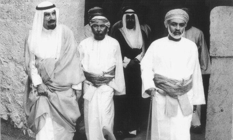 ما الذي كتبه الإعلام الكويتي عن موقف السلطنة من الغزو العراقي سنة 1990م؟