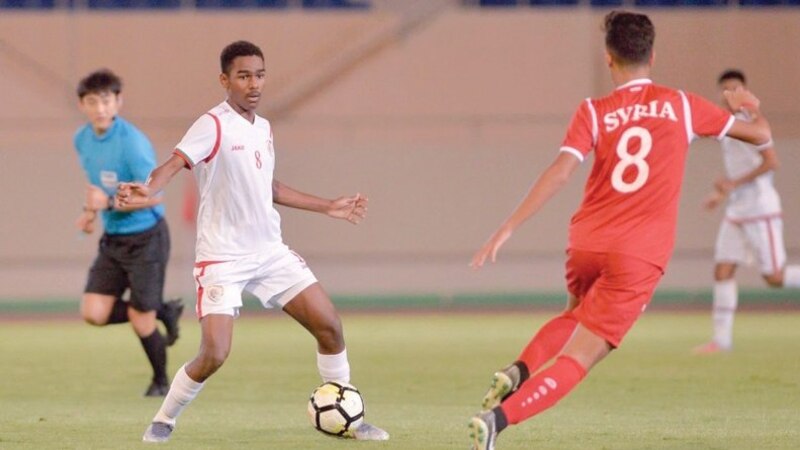 الأحمر الصغير في المجموعة الثانية لنهائيات أمم آسيا