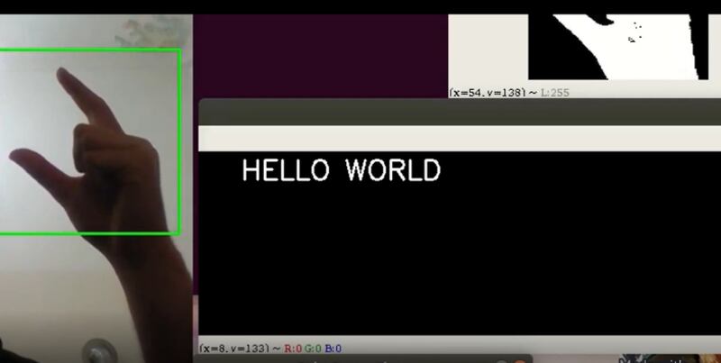 مشروع بحثي عُماني يترجم لغة الإشارة إلى نصٍّ مكتوب ثم إلى صوت