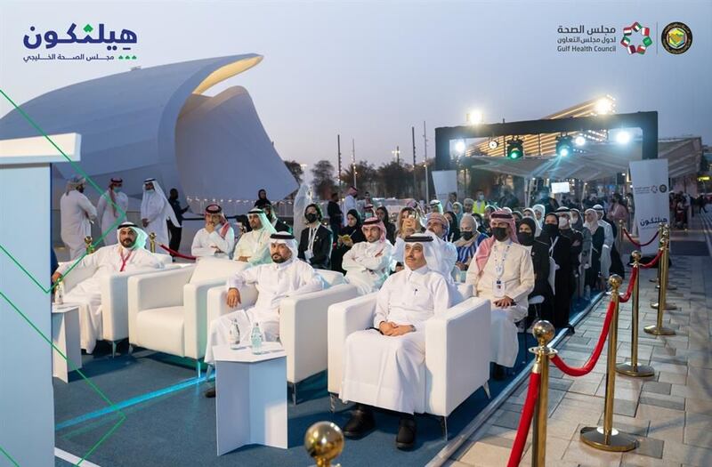 طلاب عمانيون يفوزون بجائزة في “هيلثكون” خليجي