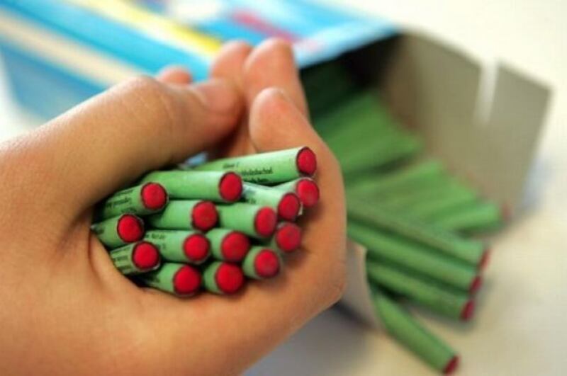 ما القانون الذي جرّم التعامل مع المفرقعات؟ وما العقوبات المنصوصة فيه؟