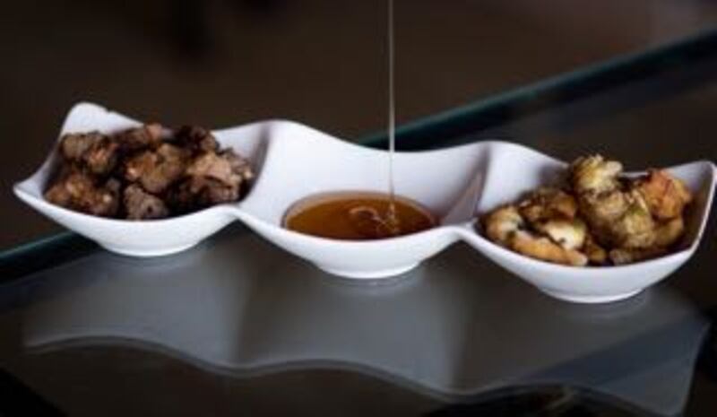 عُمانيان أسسا “كشته برجر”، ووظفا مجموعة من الشباب، فما هي قصتهما؟