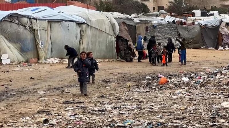 وسط صمت عالمي: غزة بين الجوع والنفايات