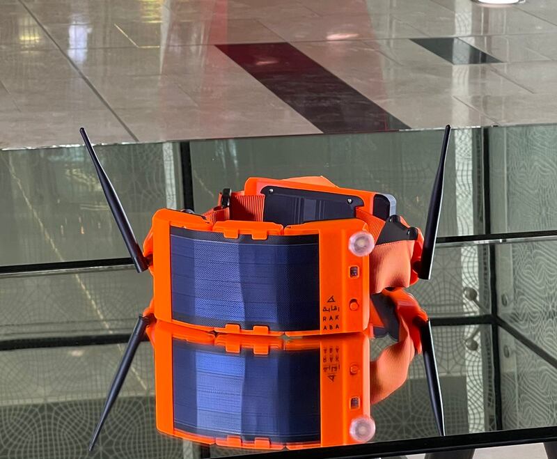 فَقَد صديقه بسبب جمل سائب؛ فابتكر حلًا لحماية الآخرين