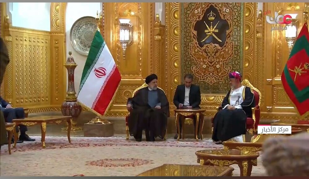 بالصور: جلالة السلطان المعظم يستقبل الرئيس الإيراني