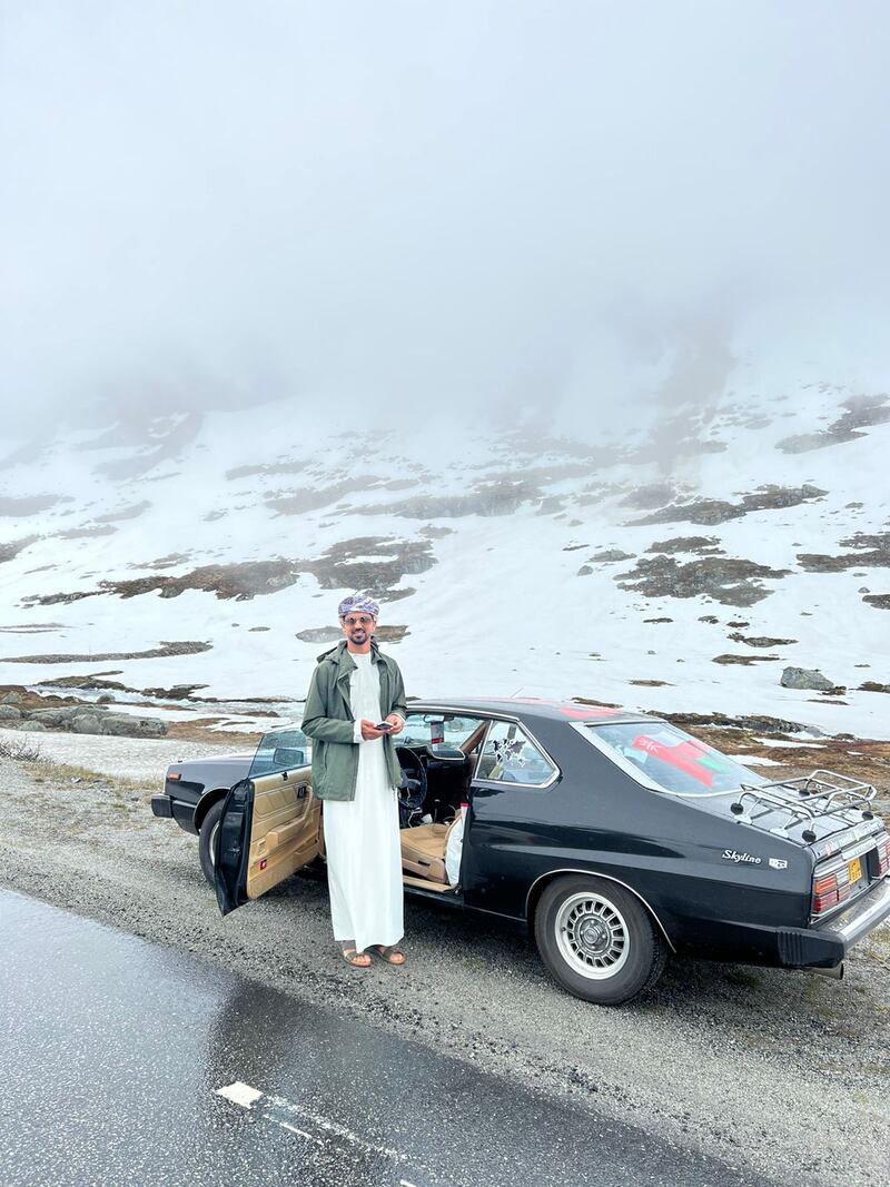 بسيارة كلاسيكية: رحّال عُماني يجوب مدن 14 دولة