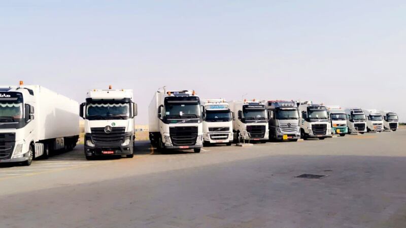 طرح مزايدات للقضاء على ظاهرة وقوف الشاحنات في الأحياء السكنية