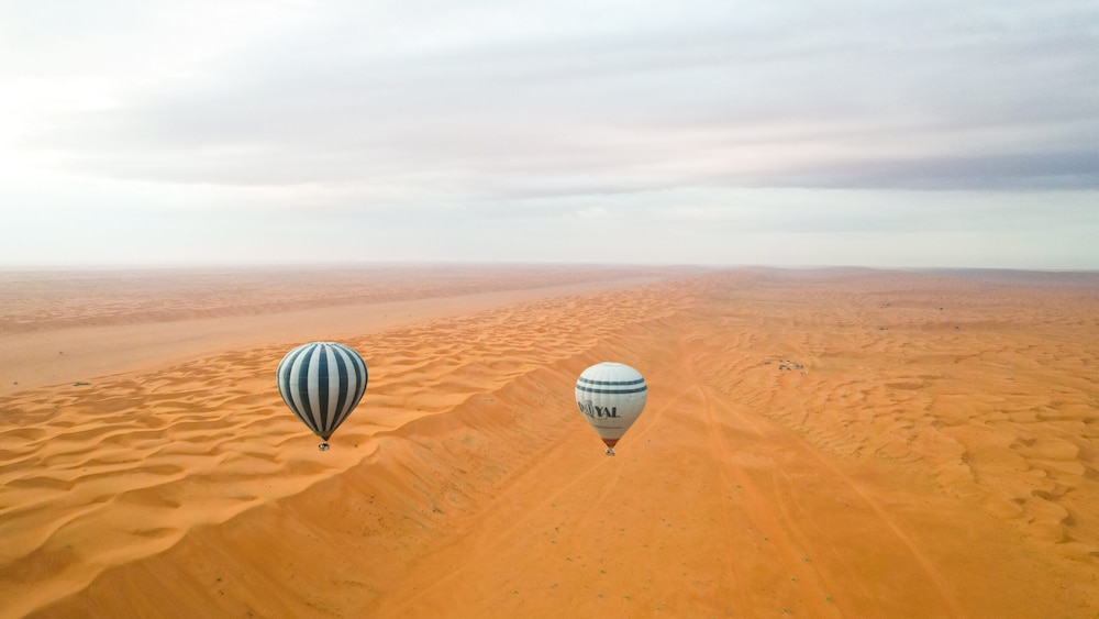 المناطيد ستطير من جديد في السماء العمانية.. والشركة توضح الأسعار