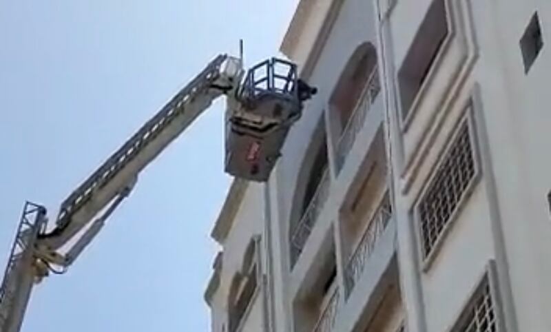 إنقاذ شخصين من حريق في المعبيلة