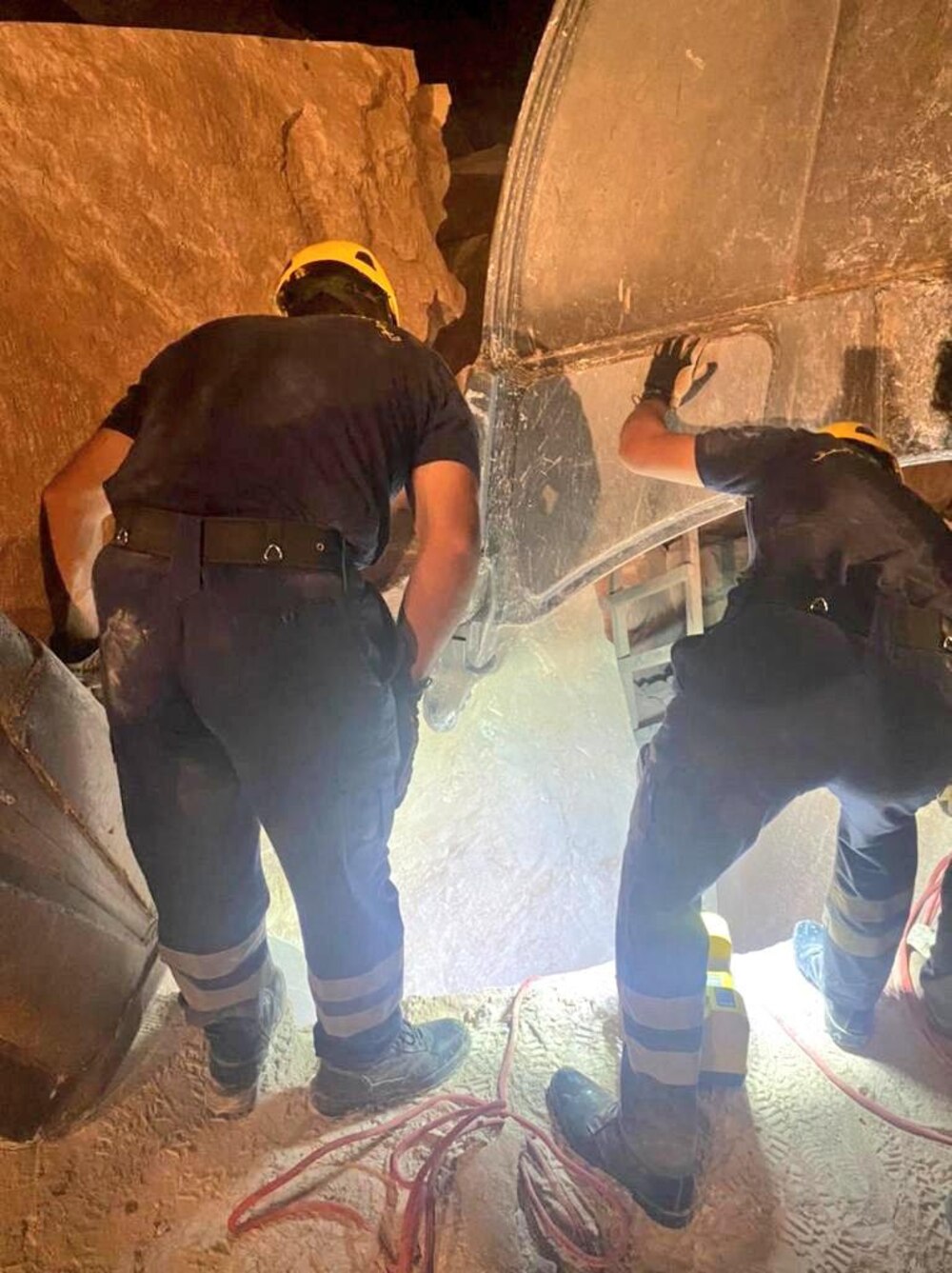 وفيات في انهيار صخري بعبري