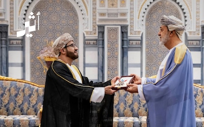 وسام سلطاني للدكتور أفلح الحضرمي تقديرًا لإسهاماته في قطاع الطاقة