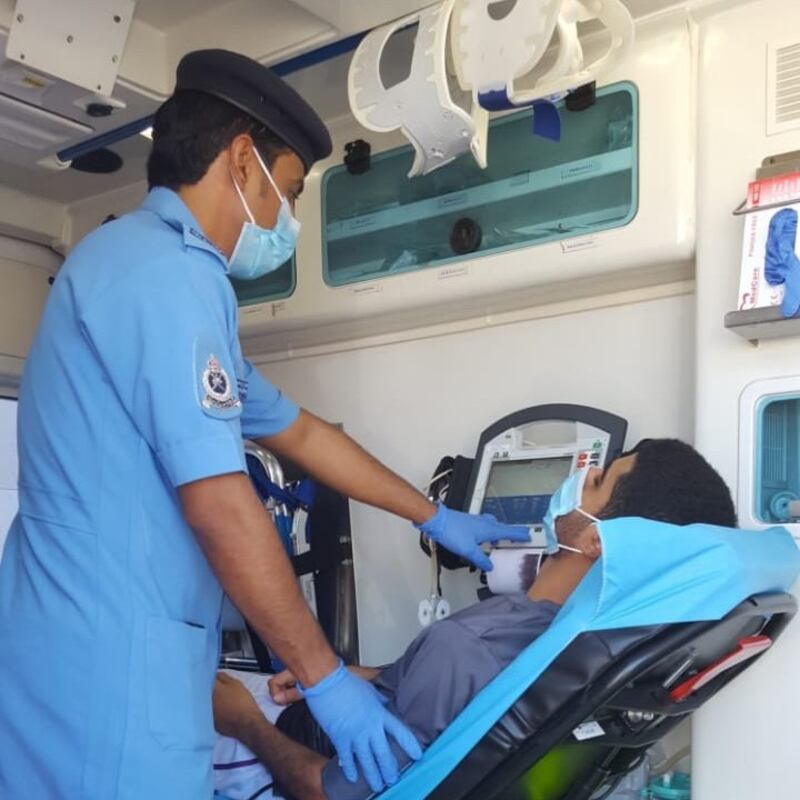 إسعاف مواطن تعرّض لصعوبة في التنفس بوادي شاب