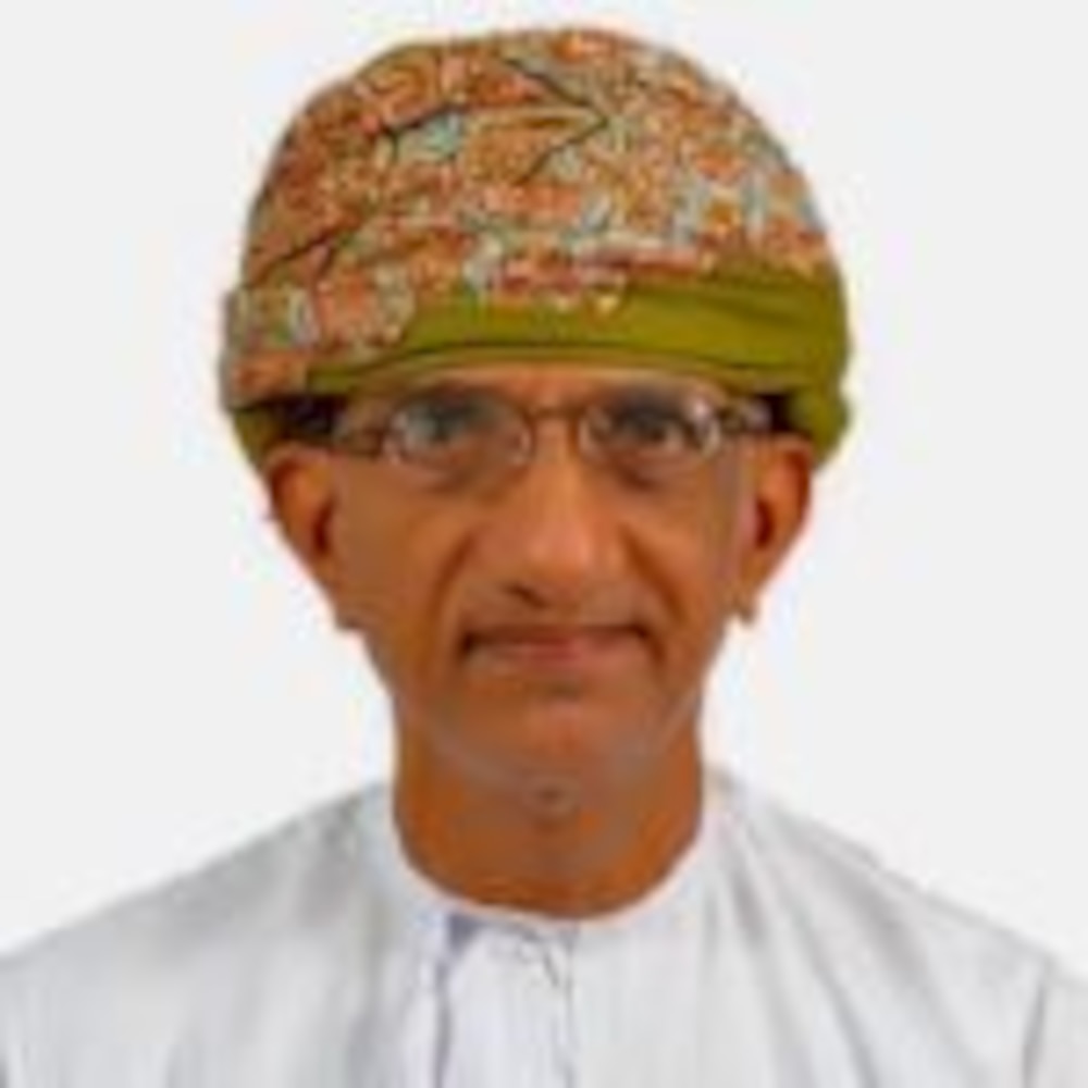 المكرّم السيد نوح بن محمد البوسعيدي يكتب: حرب اللقاحات : “ضَعُفَ الطَّالِبُ وَالْمَطْلُوبُ “