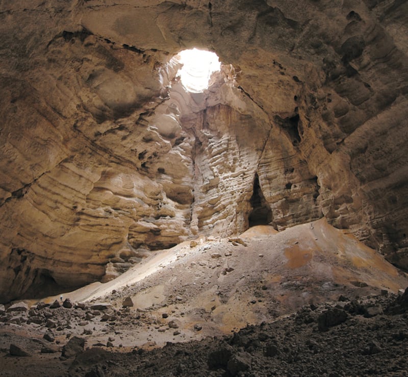 عمره 50 مليون سنة وموجود في السلطنة: تعرّف على واحد من أعظم وأجمل العجائب الطبيعية