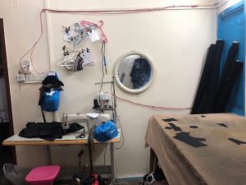 بالصور: مداهمة سكن عزاب في السيب