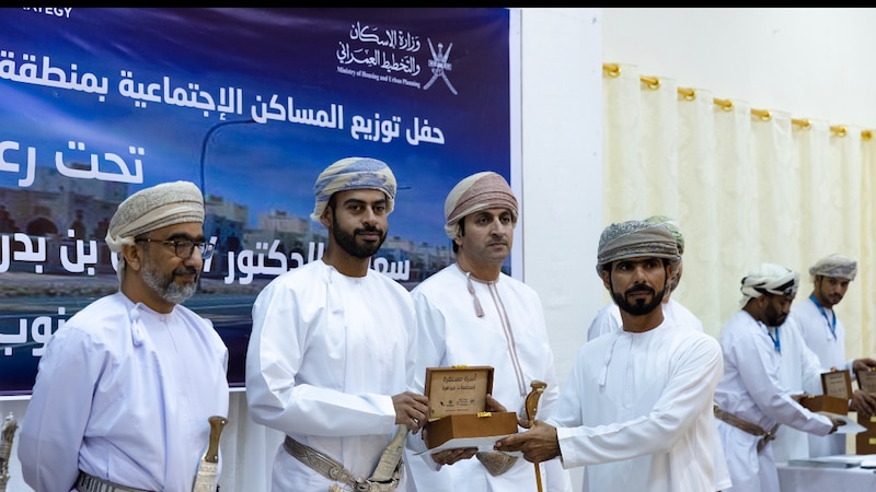 بأكثر من مليون ريال: توزيع منازل على مواطنين