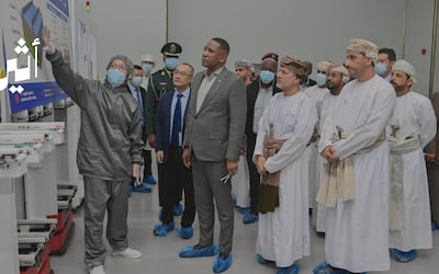 رئيس بوتسوانا في صحار: بوابة استراتيجية تربط الأعمال بالأسواق الإقليمية والعالمية