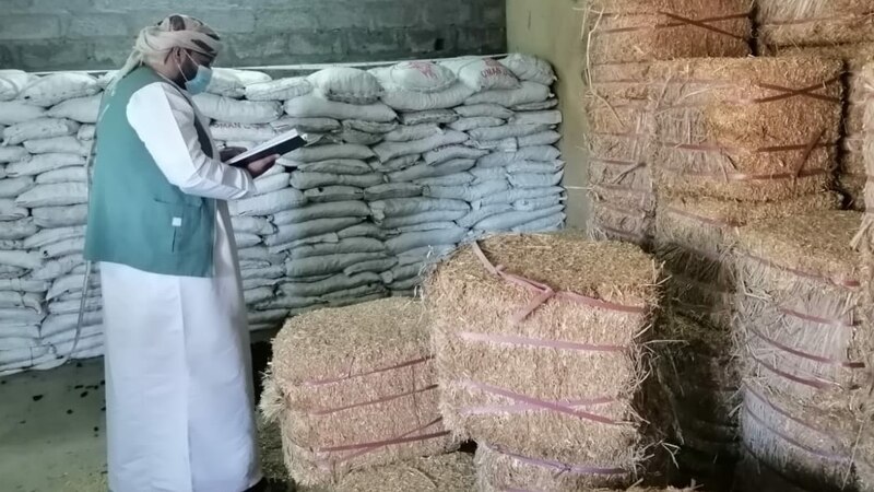بالصور: “الغش” يصل إلى أعلاف الحيوانات