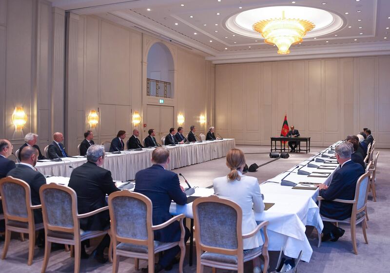 بالصور: جلالة السلطان يلتقي برجال أعمال ألمان