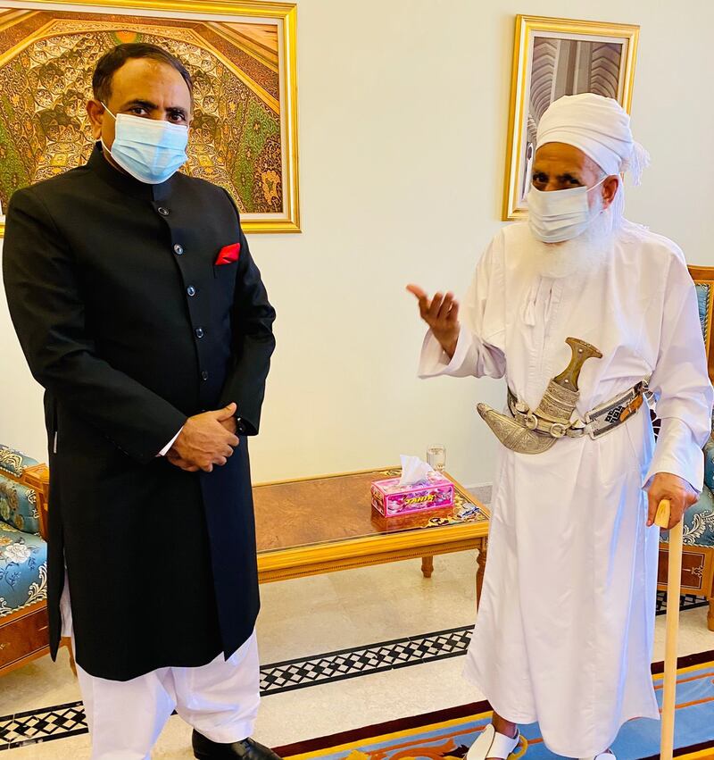 بالصور: السفير الباكستاني يزور سماحة الشيخ الخليلي